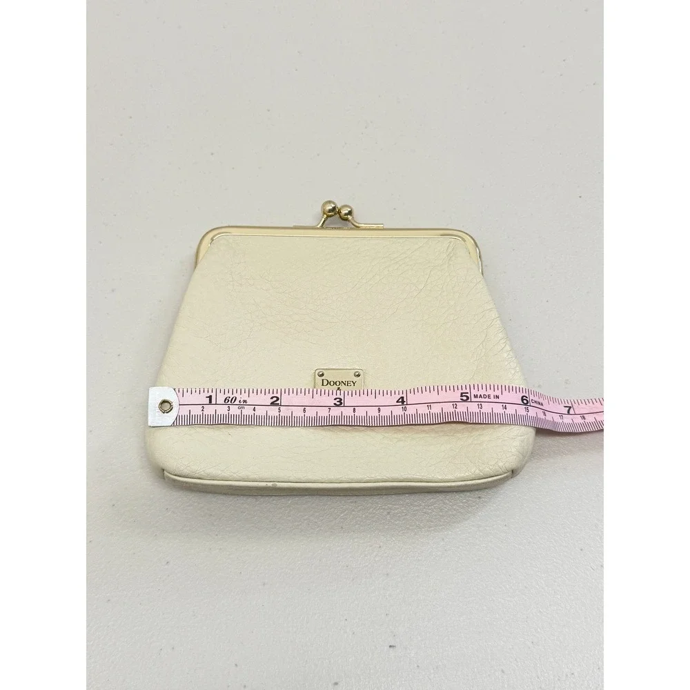 Dooney & Bourke Cream Pebbled Leather Kiss Lock Coin Purse Wallet Vintage Gold